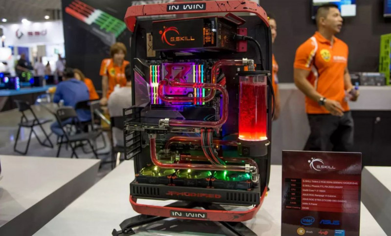 ПК с жидким охлаждением ПК с жидким охлаждением